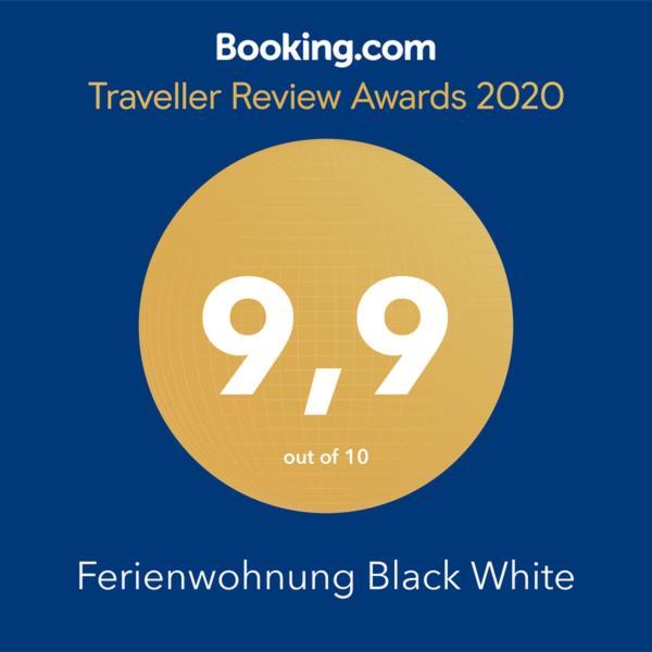 Ferienwohnung Black White Raubling Exteriör bild