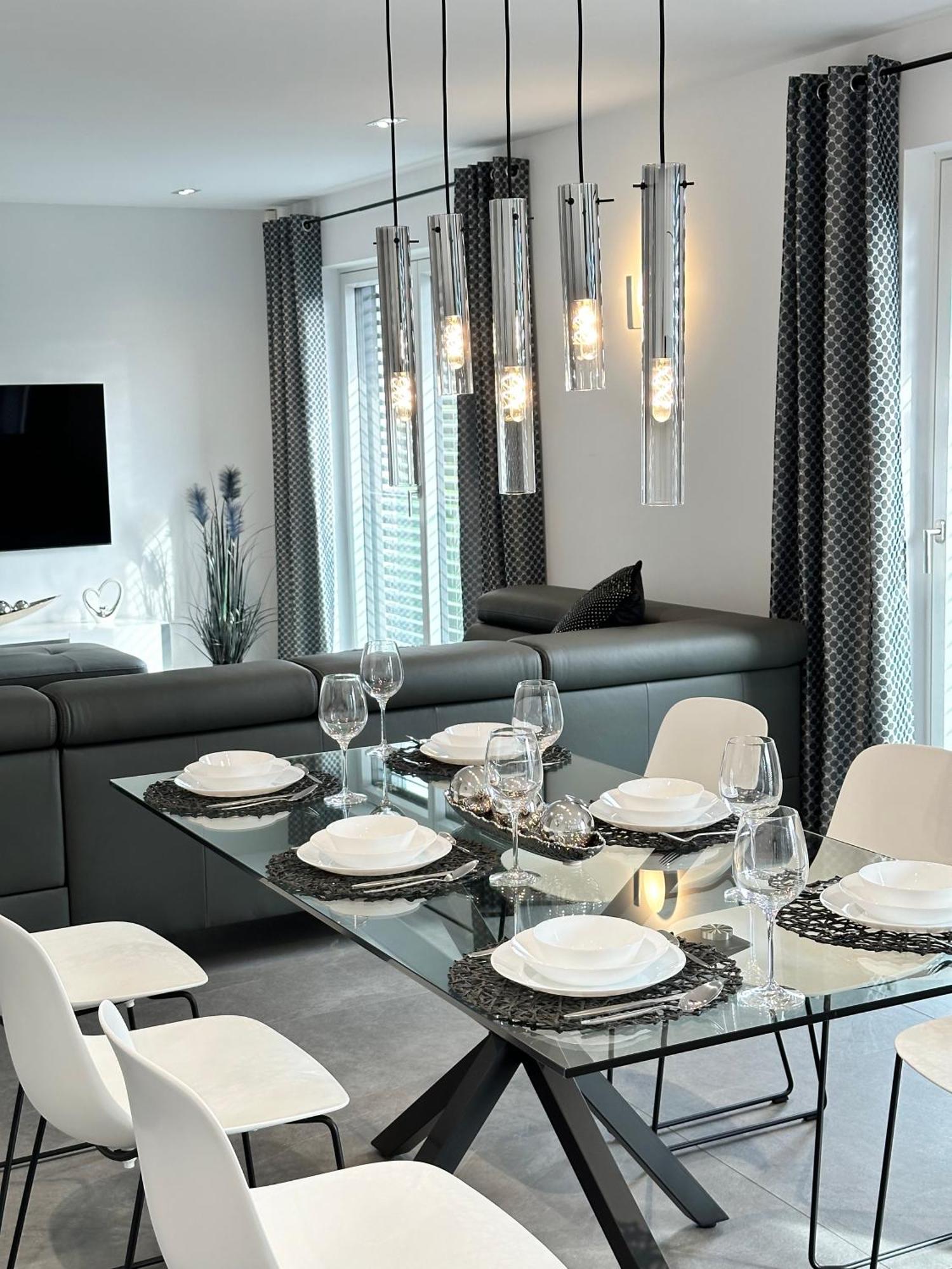 Ferienwohnung Black White Raubling Exteriör bild