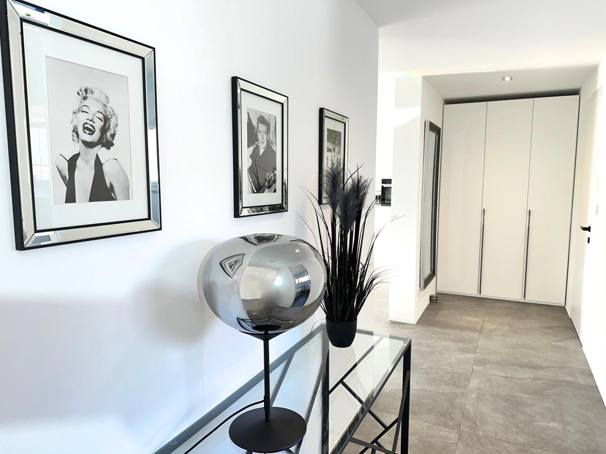 Ferienwohnung Black White Raubling Exteriör bild