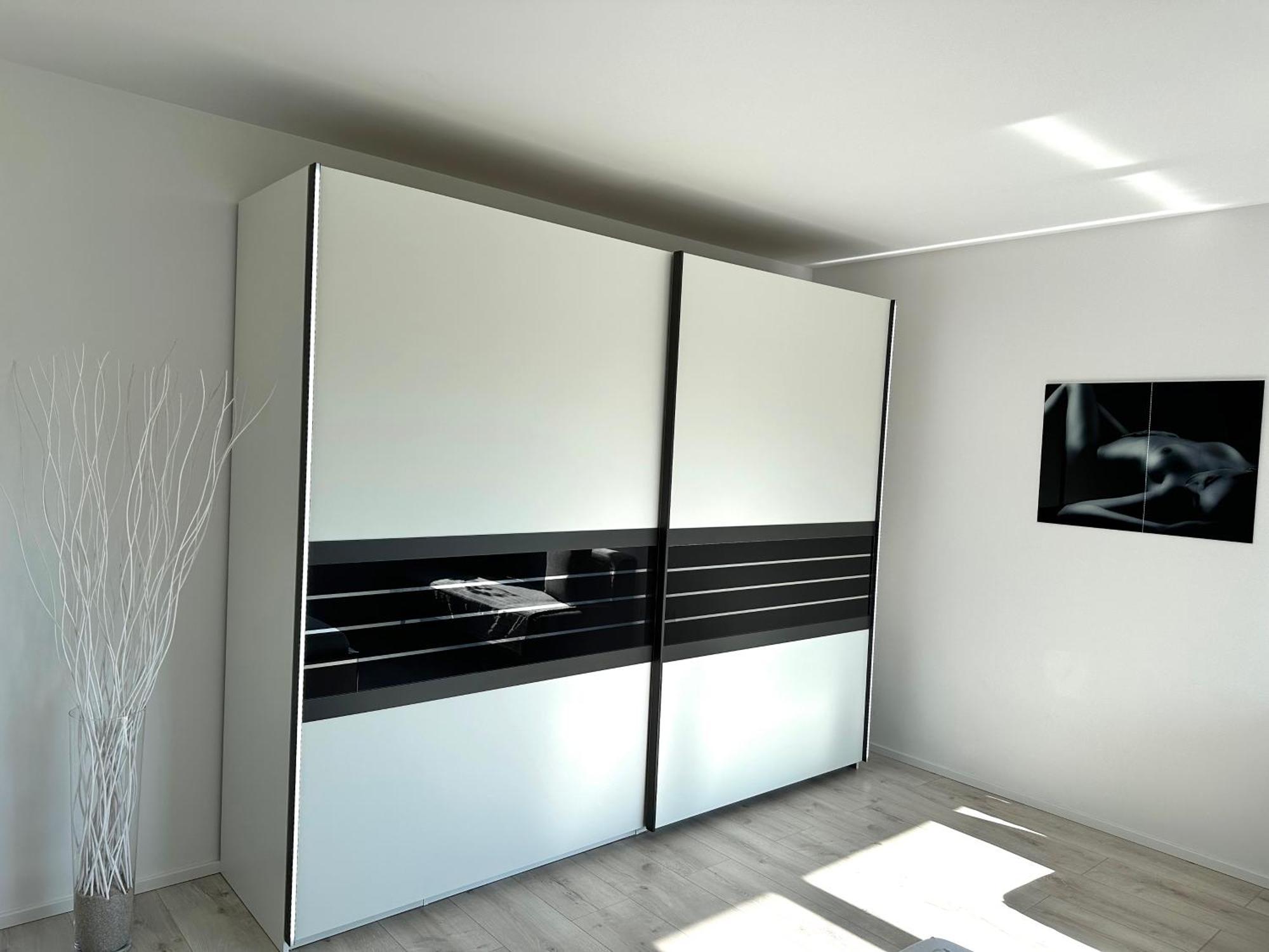 Ferienwohnung Black White Raubling Exteriör bild